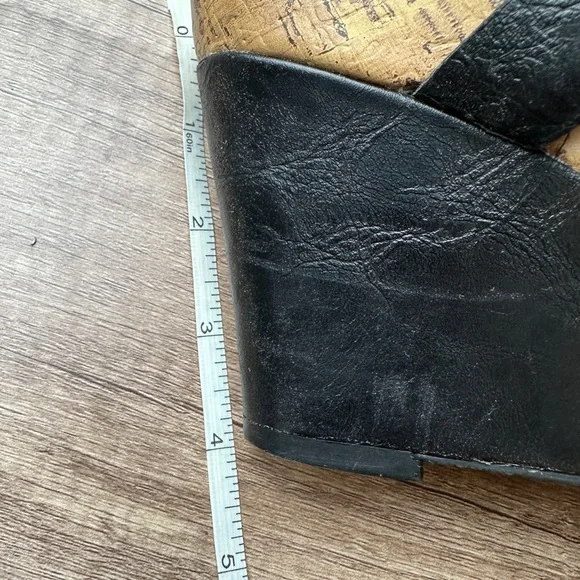 Size 9 Aerosoles Black Strappy Wedge Sandals - Picture 5 of 6